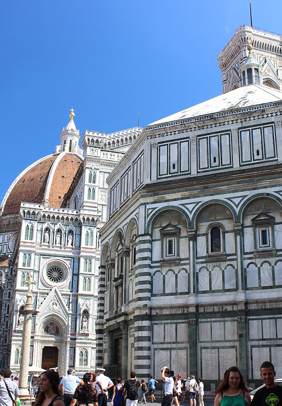 Firenze piazza del duomo con battistero, cattedrale e cupola
