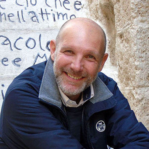 licensed private tour guide portrait Tuscany Liguria Italy